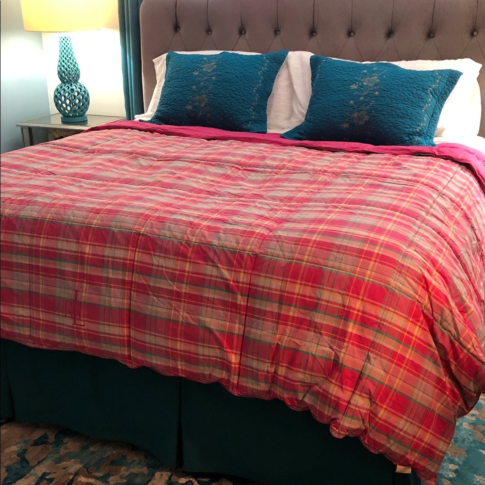 LAUREN RALPH LAUREN PINK CHECKED COMFORTER • SOLID PINK REVERSE • KING SIZE